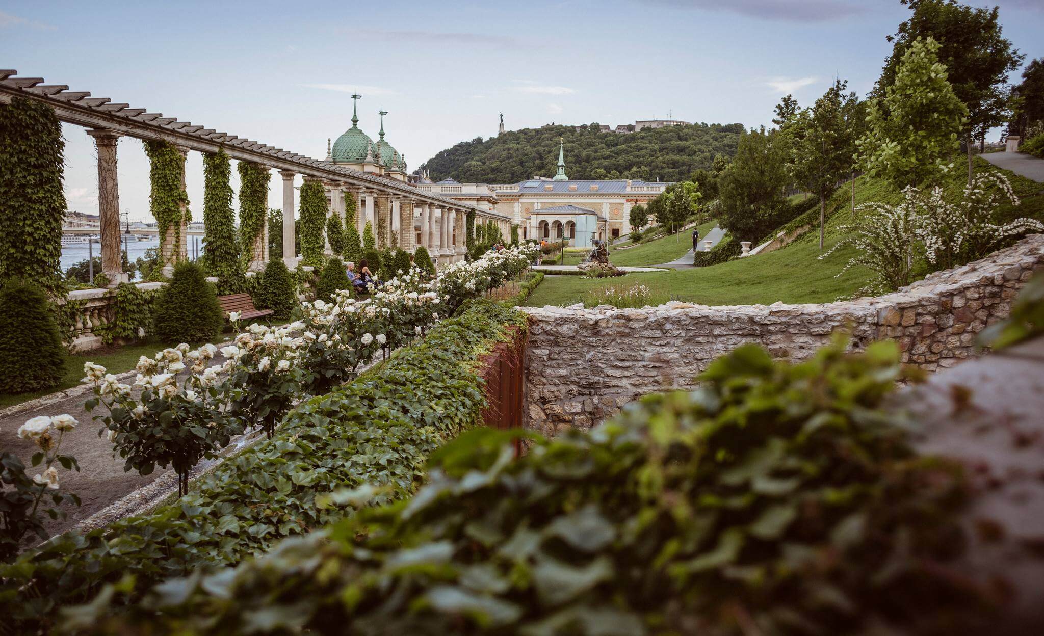 Várkertek, zöldfelületek és nyílt közösségi terek komplex fejlesztése