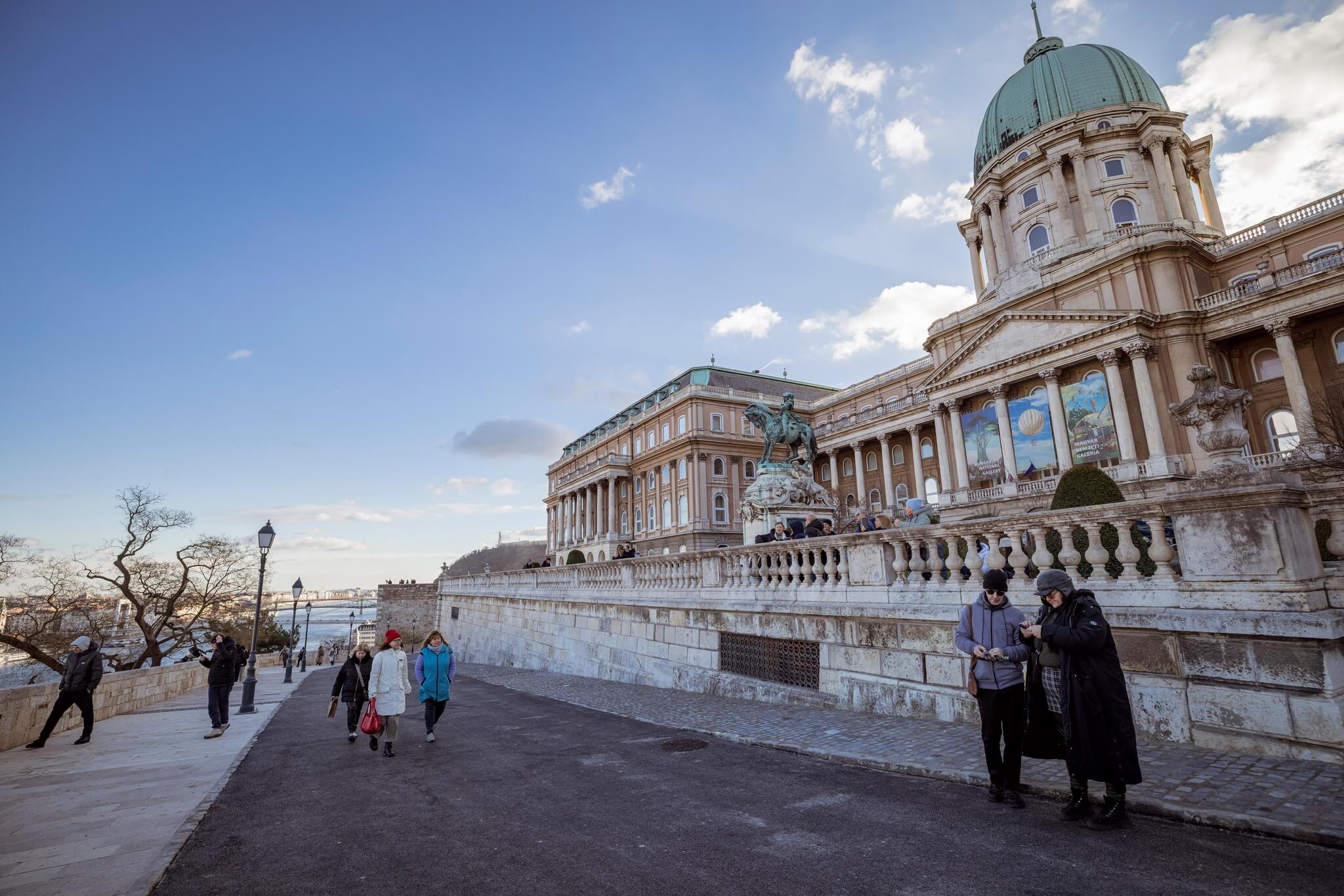 A keleti felvezető út felújítása